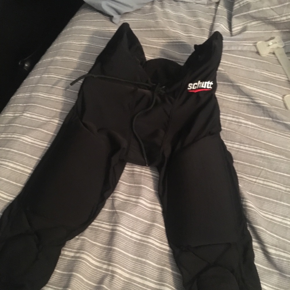 football pants / pads